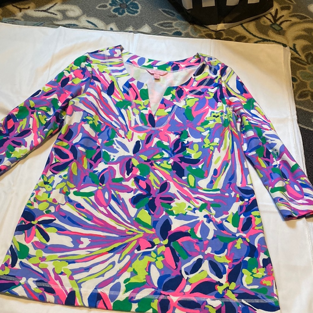 Lilly Pulitzer 3/4 sleeve bright colored blouse size S